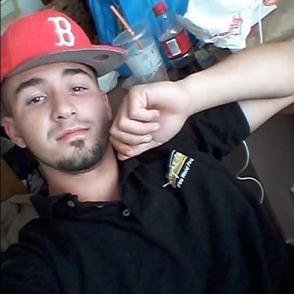 Meet Your Posher! - Picture 4 of 4